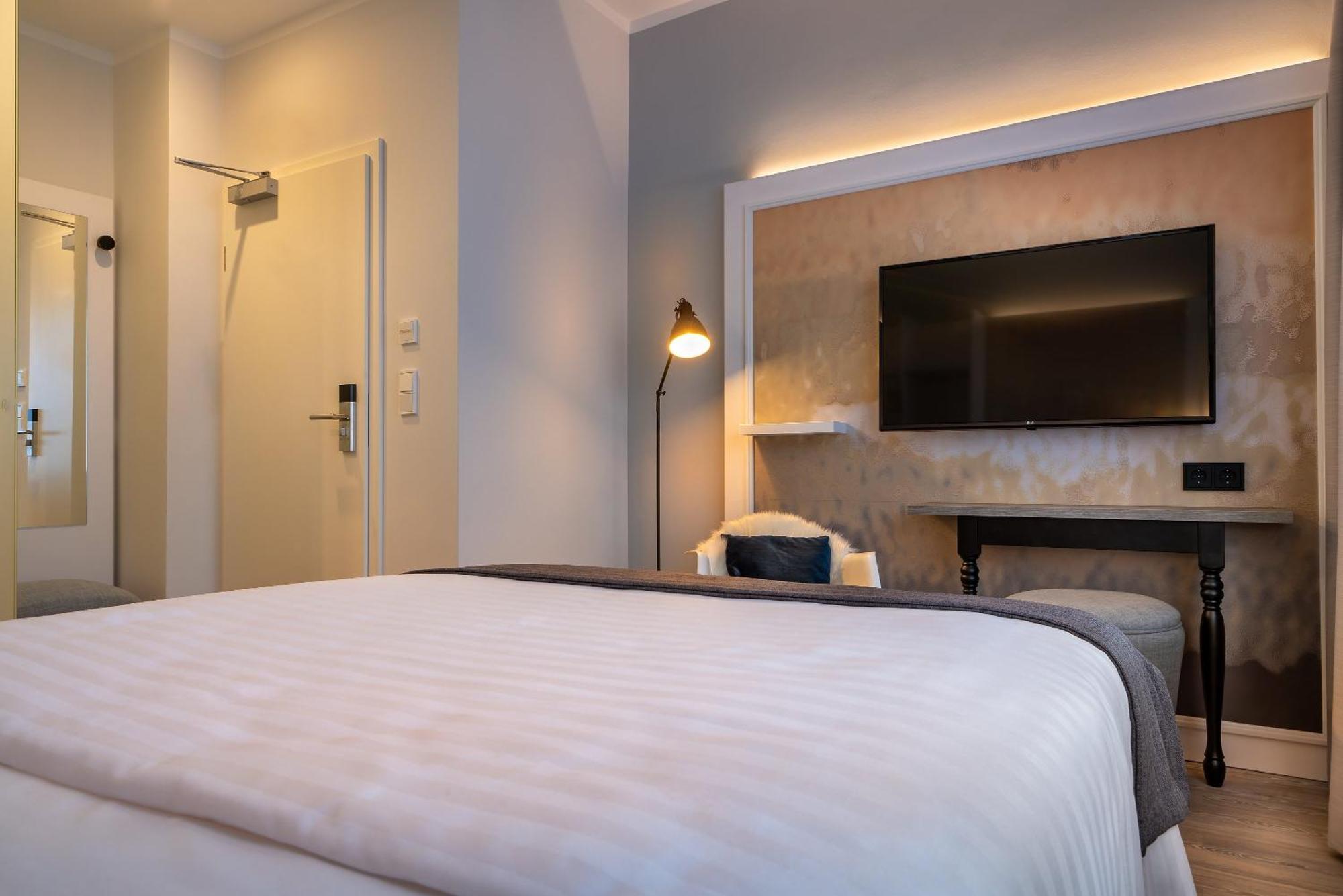 Yggotel Ravn Hotel 3*